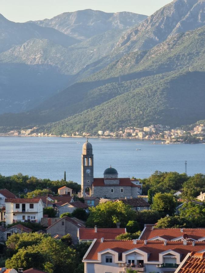 Apartments Vranes Tivat Exteriör bild