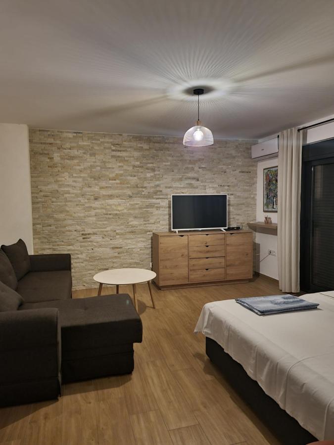 Apartments Vranes Tivat Exteriör bild