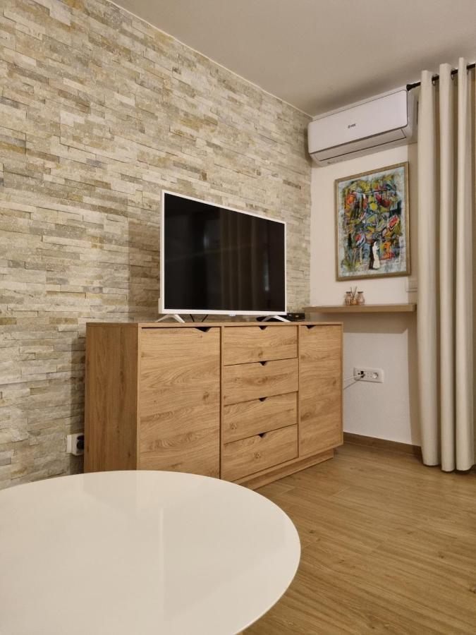 Apartments Vranes Tivat Exteriör bild