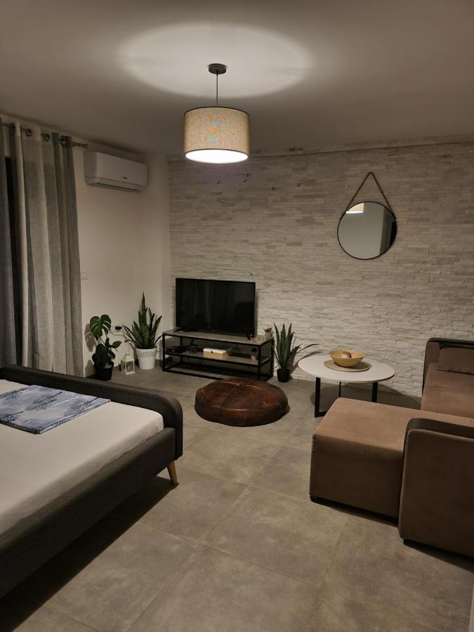 Apartments Vranes Tivat Exteriör bild